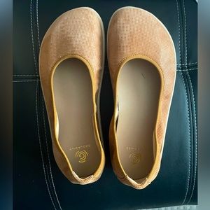 Groundies Lily barefoot+ shoes.